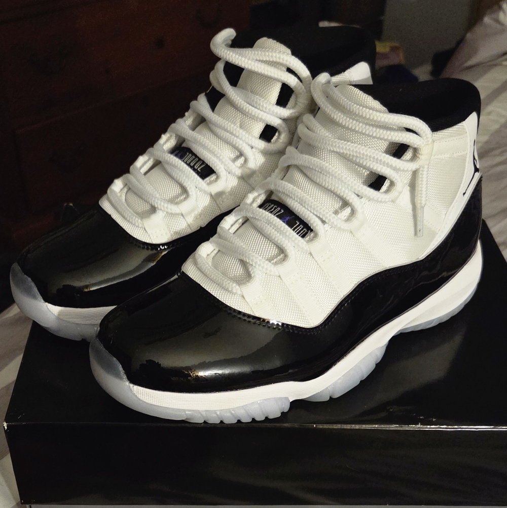 Jordan 11 Concord 2018 Size 10.5 $175.00 Like New Incredible Condition
